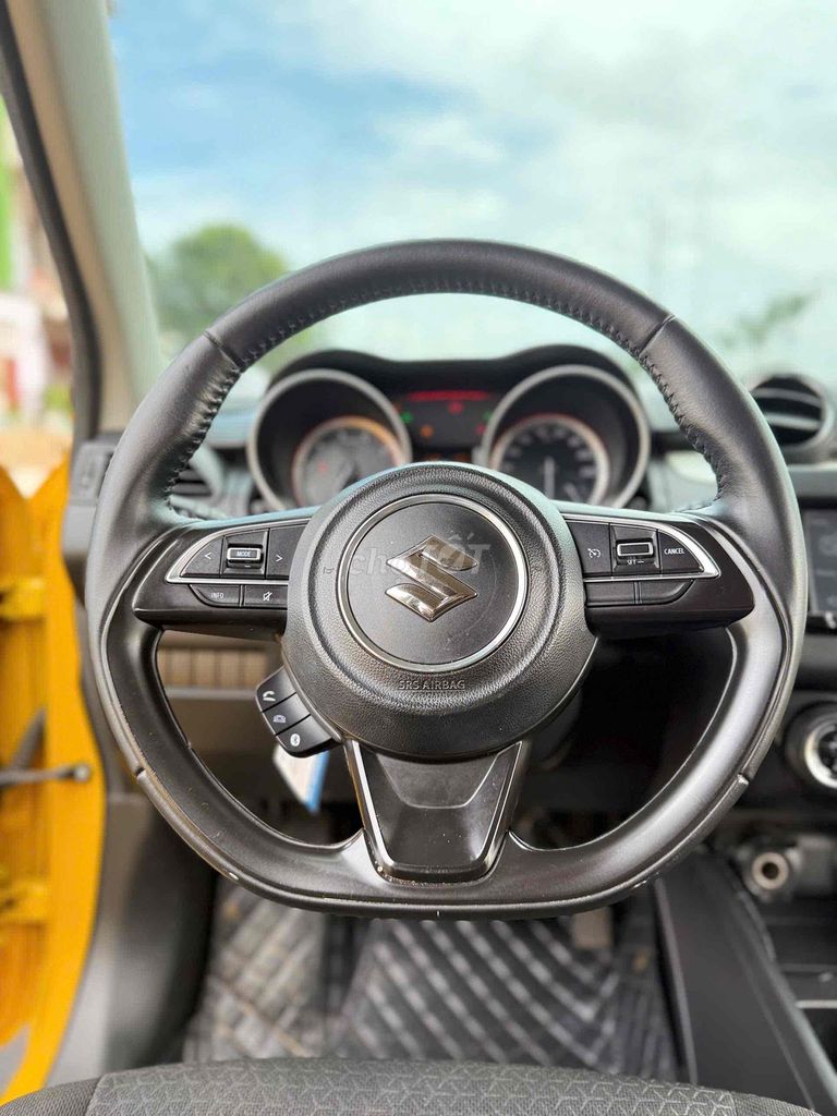 Suzuki Swift 2020 màu vàng, nhập Thái, odo 8 vạn. Mua bán Ô tô tại Huyện Hóc Môn Tp Hồ Chí Minh được đăng bởi Nguyễn Duy Khánh hình 9