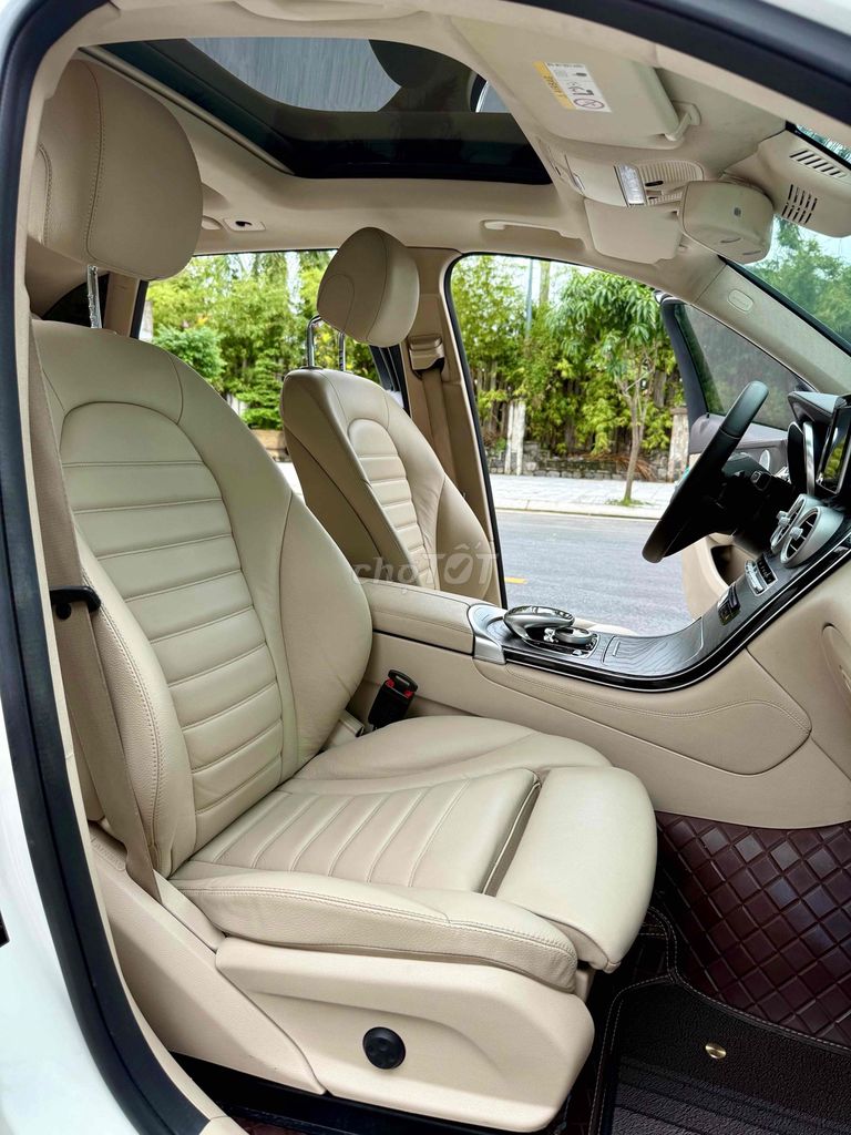 Mercedes Benz GLC Class 2018 300 4MATIC AT - 54000. Mua bán Ô tô tại Quận 6 Tp Hồ Chí Minh được đăng bởi Quang Thuận Quân hình 19