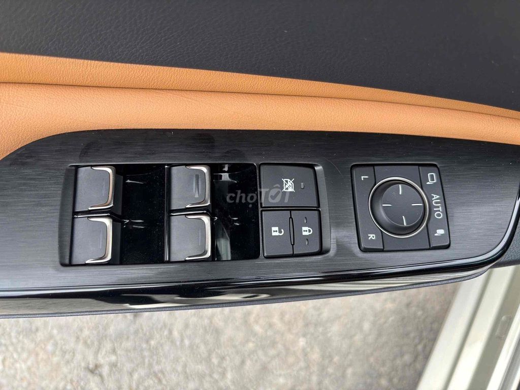 Lexus ES250 - 28000 km. Mua bán Ô tô tại Quận 8 Tp Hồ Chí Minh được đăng bởi Cửa hàng ô tô cũ TRUST CARS hình 11
