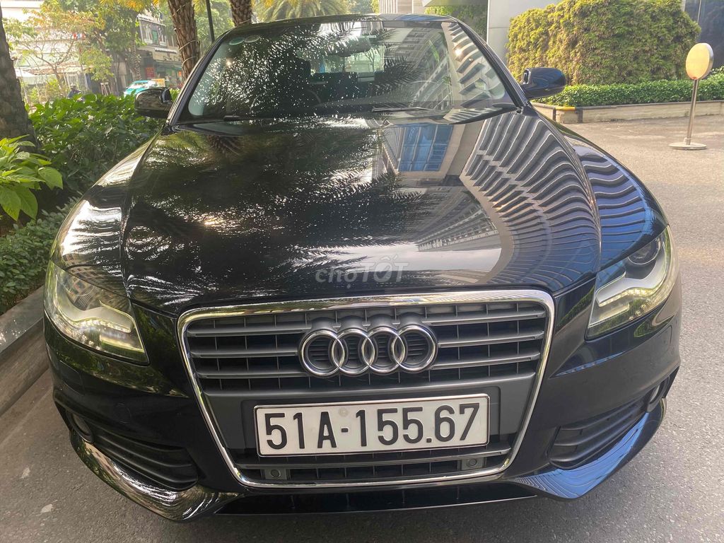 Audi A4 2011 - 81000 km máy 1.8