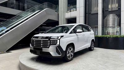 Hyundai Stargazer 7 chỗ Đỏ