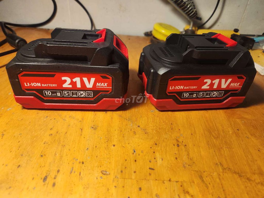 Pin Lithium 21V 5Ah, 6Ah Đen, Đỏ. Mua bán Phụ kiện (Màn hình, Chuột...) tại Thị xã Phú Mỹ Bà Rịa - Vũng Tàu được đăng bởi Le Van Bon hình 1
