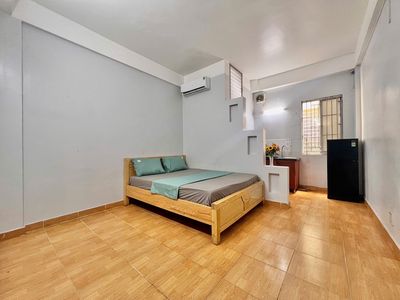 NGAY CHỢ TÂN MỸ, GẦN ĐH UFM, PHÒNG CỬA SỔ ĐÓN NẮNG, THANG MÁY BẢO VỆ