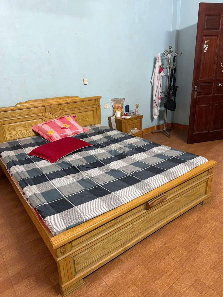 Giường ngủ 1m6x2m. Mua bán Giường, chăn ga gối nệm tại Huyện Yên Mô Ninh Bình được đăng bởi Phạm Minh thông  hình 1