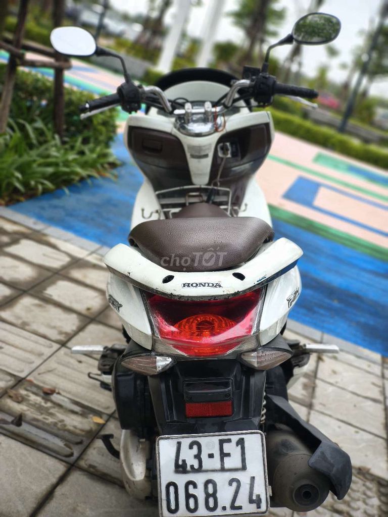 Honda PCX màu Trắng. Mua bán Xe máy tại Quận Sơn Trà Đà Nẵng được đăng bởi Huỳnh Bi hình 3
