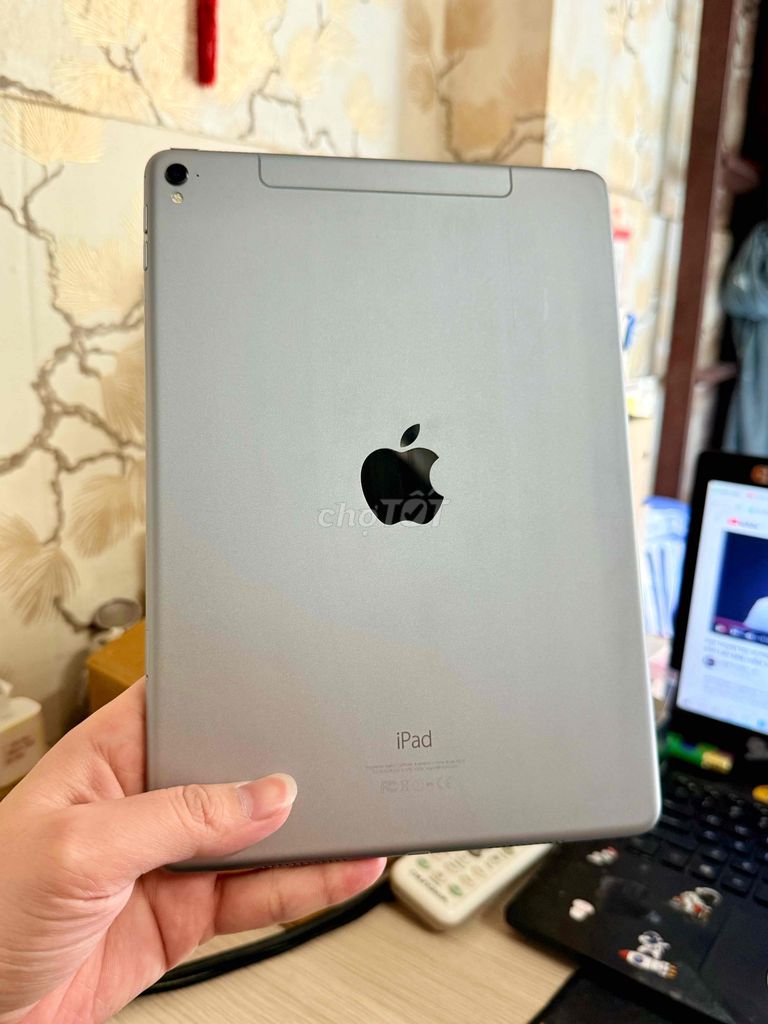 ipad Pro 9.7inch . zin full đẹp kèm bao da xịn