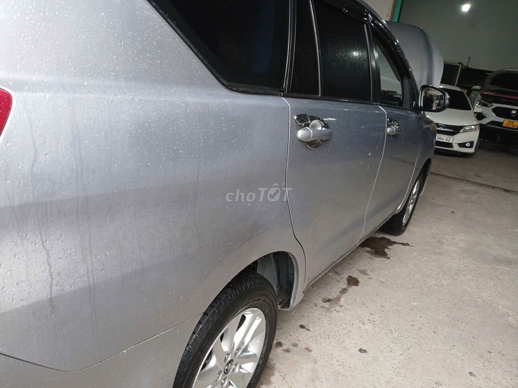 Toyota Innova 7 мест Серебристый