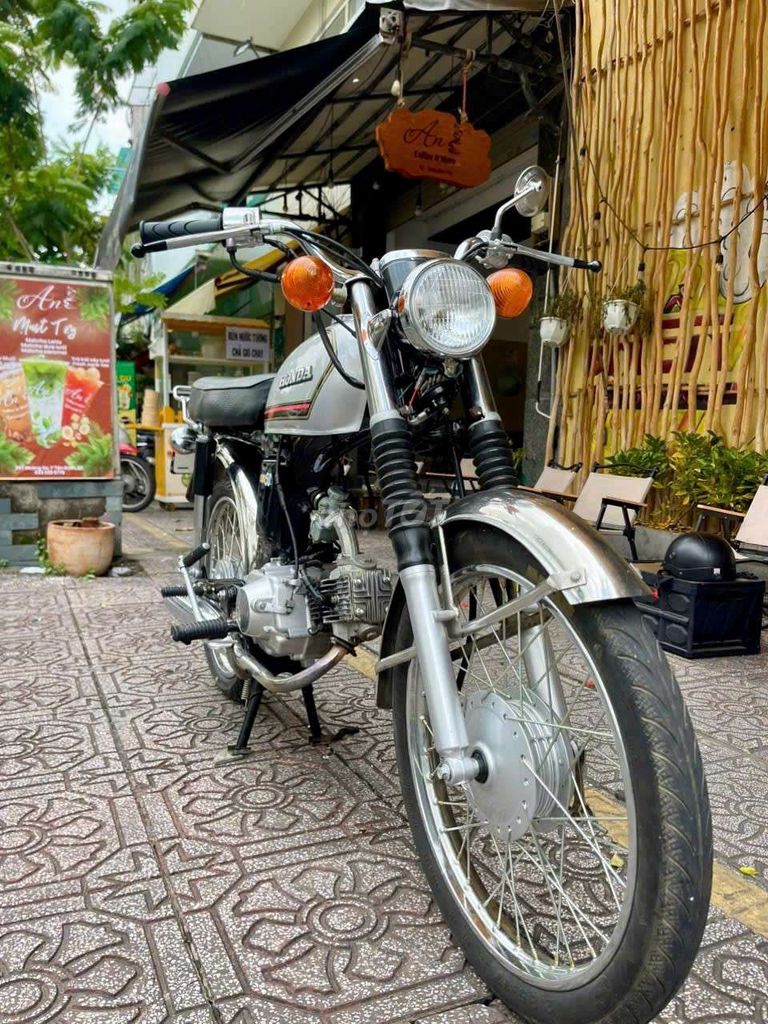 Honda SS50 1989 Bạc. Mua bán Xe máy tại Quận Phú Nhuận Tp Hồ Chí Minh được đăng bởi Nga Trần hình 3