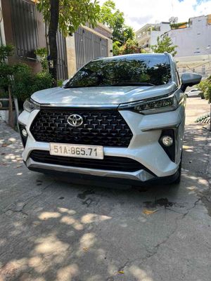 Toyota Veloz Cross Bản Top 2022 Trắng 7 chỗ
