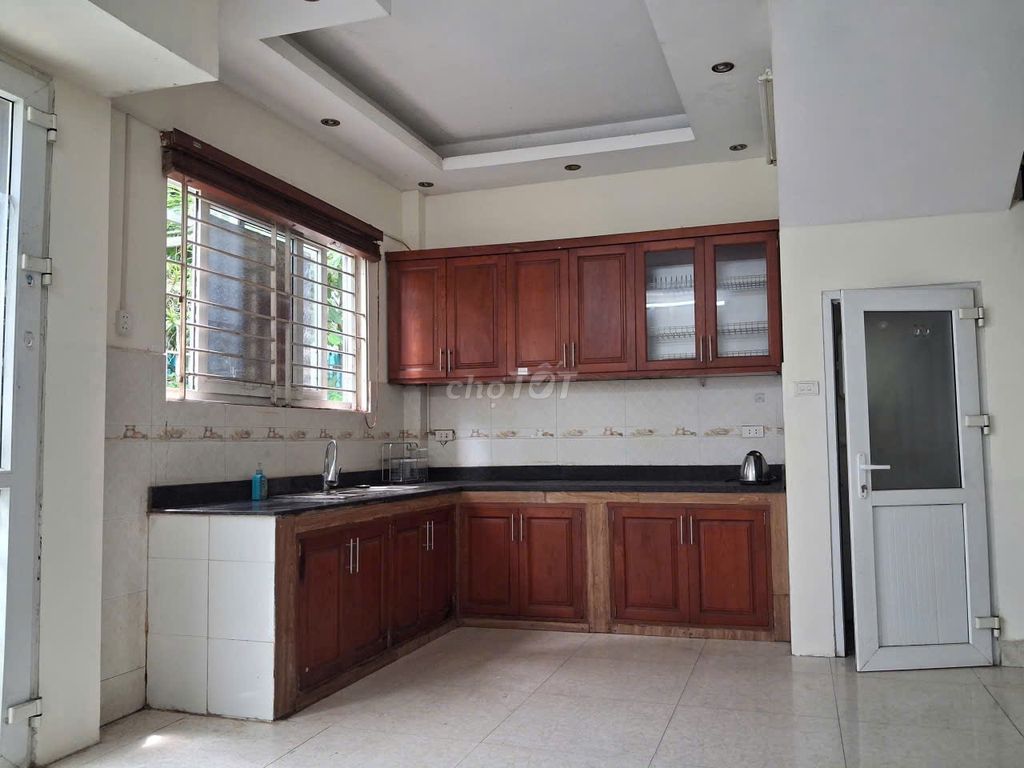 Nhà nguyên căn phố An Dương Vương, Phú Thượng, thoáng sáng, giá 9tr