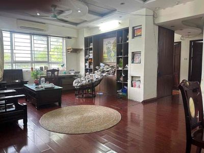 Chính Chủ cho thuê CHCC 147m3 đối diện Cổng chính Công viên Cầu Giấy