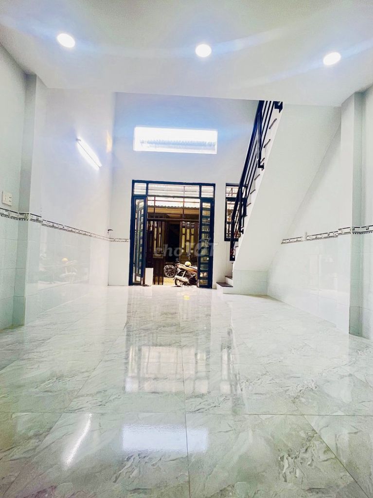 Bán nhà mới xây, 40m2, hoàn công đủ, Liên khu 4-5, Bình Tân, 2 tầng.