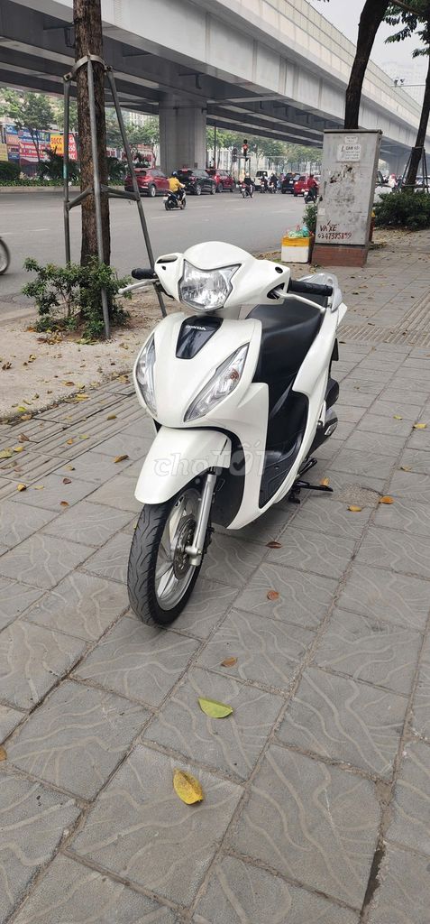 Honda Vision 2020 màu Trắng. Mua bán Xe máy tại Quận Cầu Giấy Hà Nội được đăng bởi iMotorbike Hà Nội hình 1