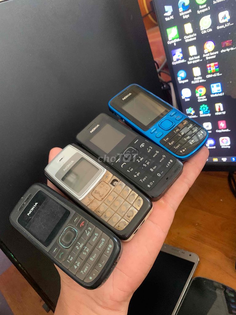 4 CON MÁY NOKIA KO CÓ PIN NÊN KO RÕ TÌNH TRẠNG