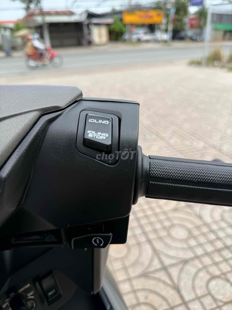 Honda Vario 150 2016 Vàng cát 16384 km. Mua bán Xe máy tại Quận Ô Môn Cần Thơ được đăng bởi Trần Tùng hình 5