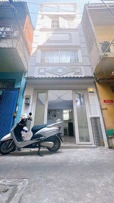 Аренда · 2 комн. · 22 м² · Quận 4, ул. Đường Đoàn Văn Bơ