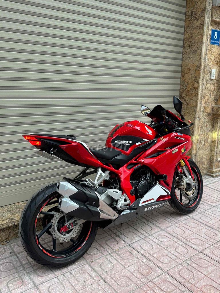 Honda CBR250RR 2021 ABS Красный автомобиль красивый кенг