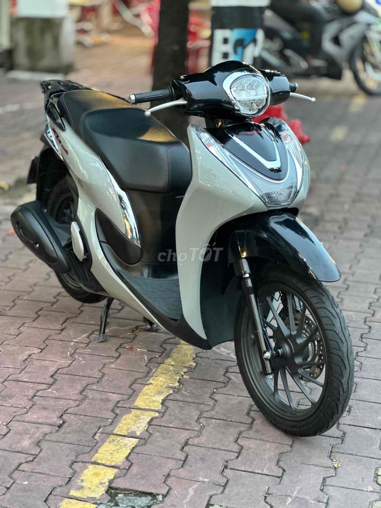 Рассрочка 0% - Honda SH Mode 2023 Серый Цемент