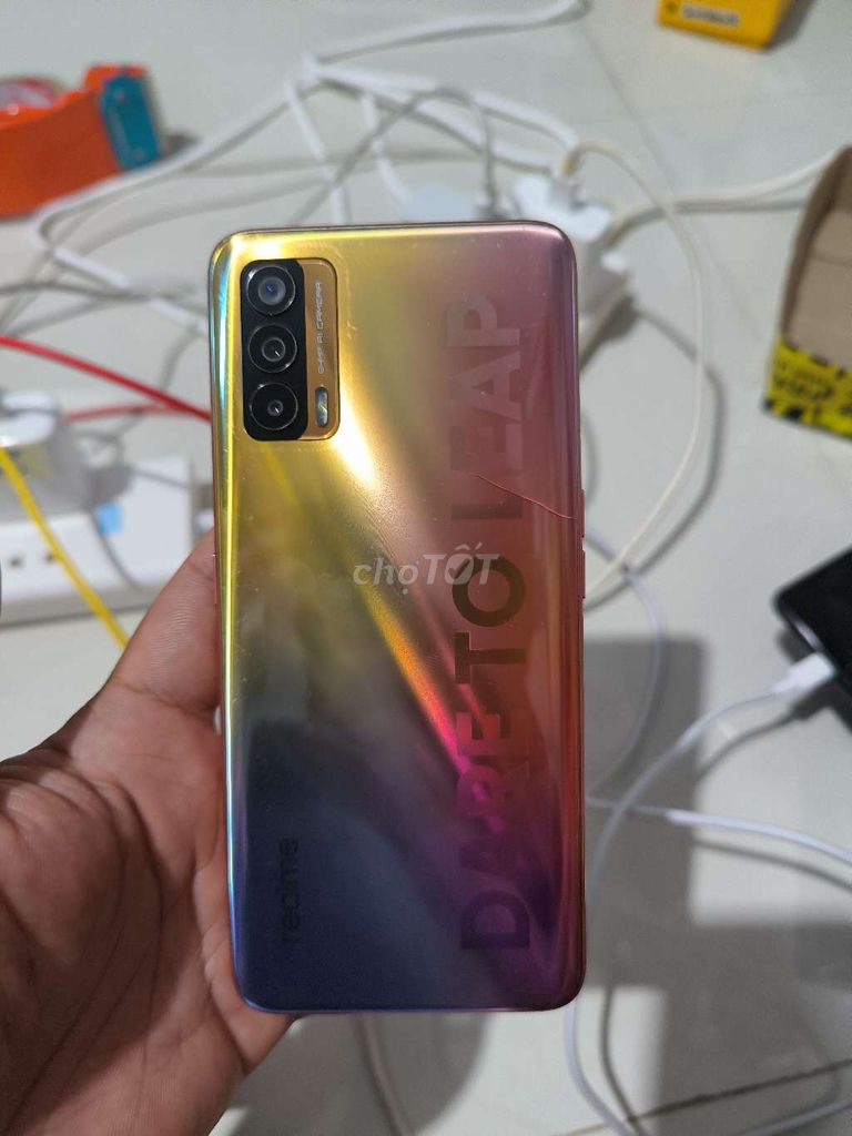 Realme V15 6/128gb