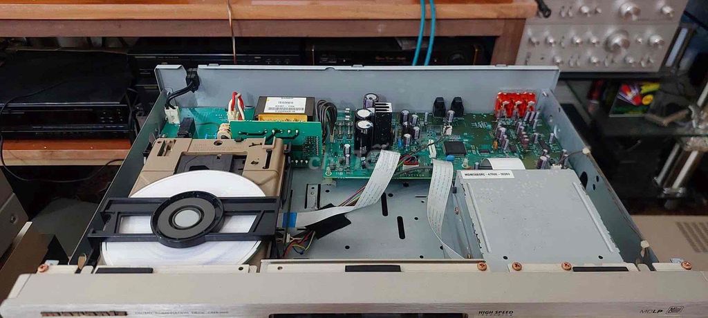 Đầu CD Marantz CM6200 Bạc mượt mà. Mua bán Tivi, Âm thanh tại Huyện Nam Trực Nam Định được đăng bởi Trần Đình Việt hình 1