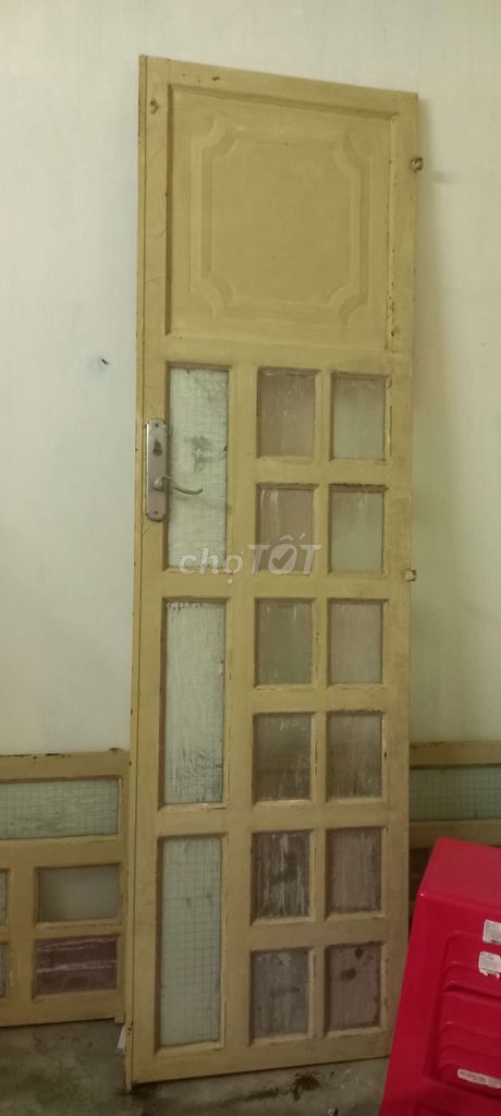 Cửa đi  kính vàng nhạt hai cánh. Mua bán Nội thất, đồ gia dụng khác tại Huyện Long Điền Bà Rịa - Vũng Tàu được đăng bởi pon17 hình 1