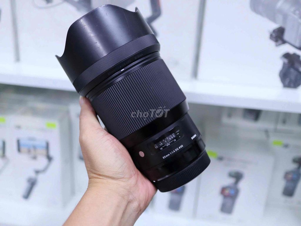 Ống kính Sigma 85f1.4 Art for canon. Mua bán Máy ảnh, Máy quay tại Thành phố Thủ Dầu Một Bình Dương được đăng bởi Chinh Lee hình 1