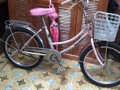 Xe 20inch nguyên bản ko hỏng gì rất chắc chắn,. Mua bán Xe đạp tại Quận Hà Đông Hà Nội được đăng bởi Anh Tiến