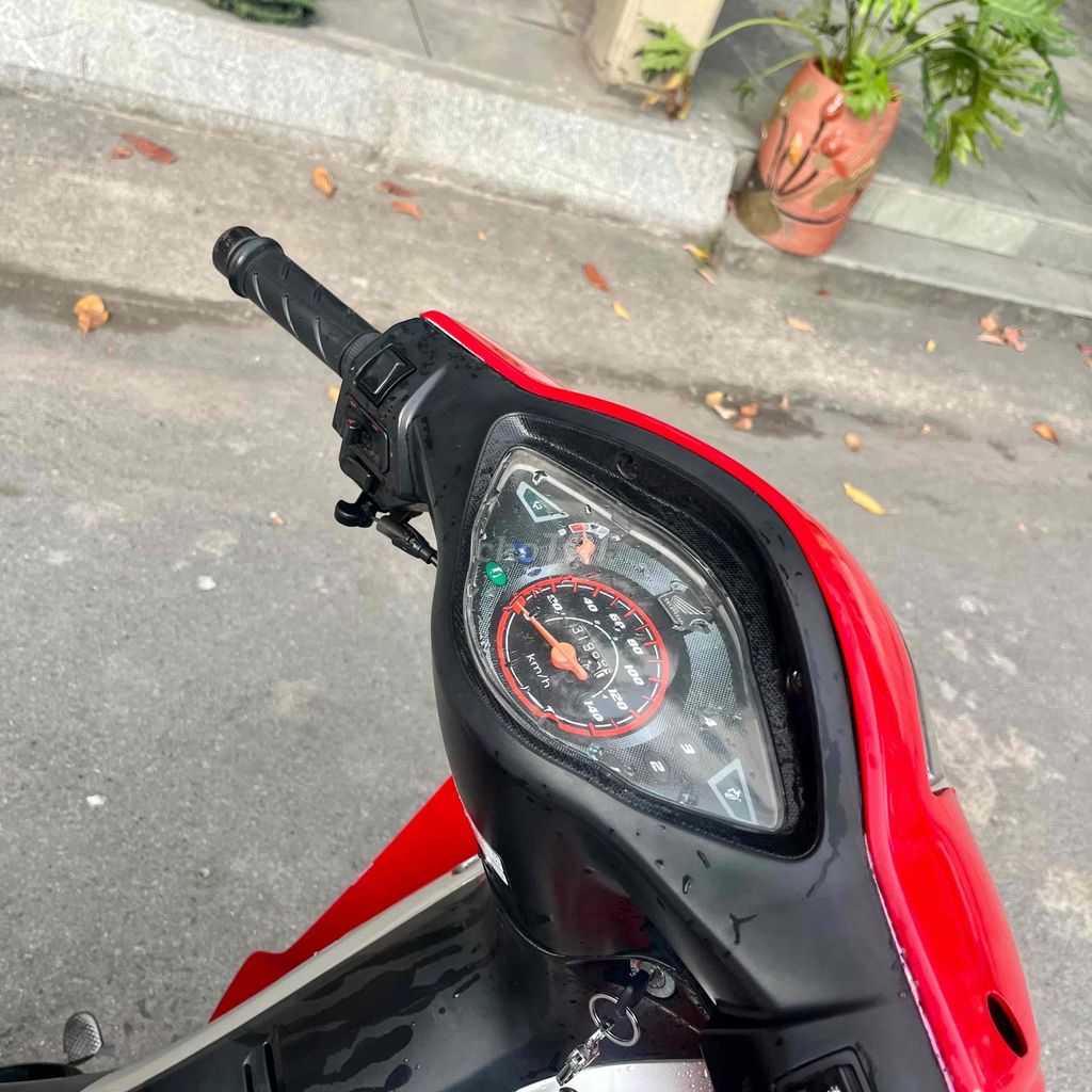 Honda Wave 100 2014 màu Đỏ. Mua bán Xe máy tại Huyện An Dương Hải Phòng được đăng bởi Xe Máy Khang Chi hình 4