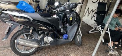 nhà mình dư 1 xe sh nay ko chạy muốn bán lại ae lh. Mua bán Xe máy tại Quận 4 Tp Hồ Chí Minh được đăng bởi long
