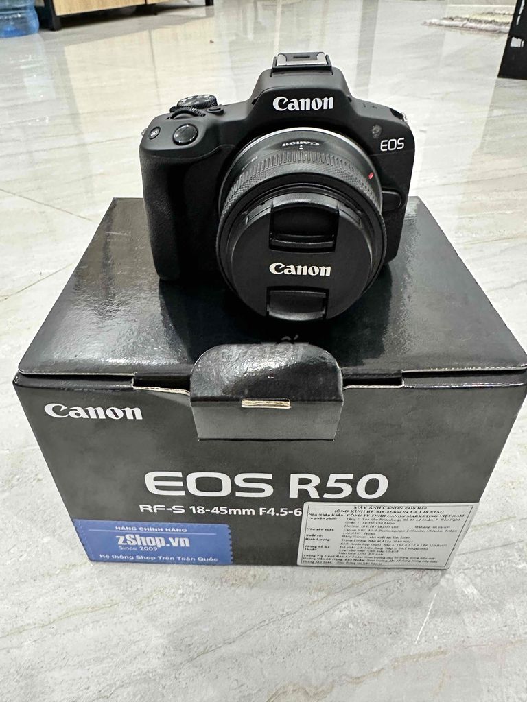 Canon R50 + RF-S 18-45mm