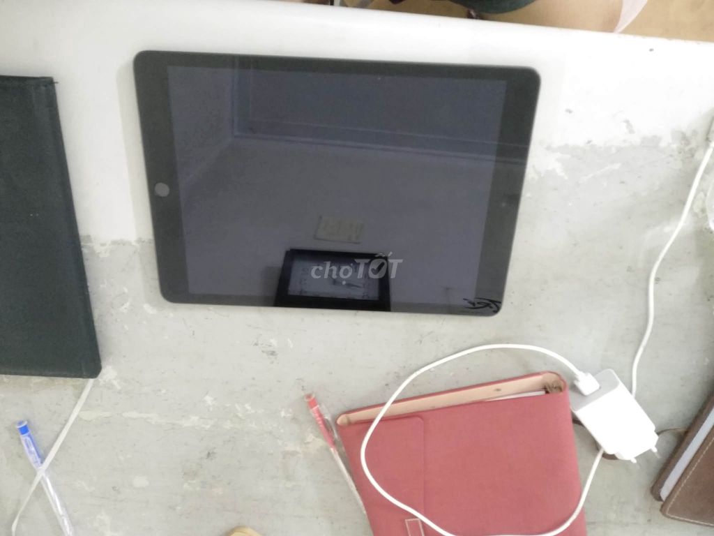 Apple iPad Gen 9 64GB Xám. Mua bán Máy tính bảng tại Quận Long Biên Hà Nội được đăng bởi Đức Bách Vũ hình 1