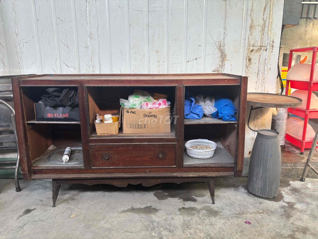 Tủ kệ trang trí gỗ màu nâu. Mua bán Tủ, kệ gia đình tại Huyện Thăng Bình Quảng Nam được đăng bởi Hộ hình 1