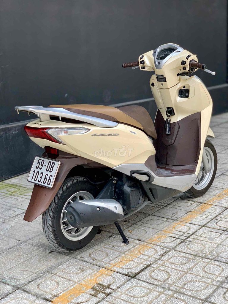 Honda Lead 125 2017 желто-коричневый от собственника