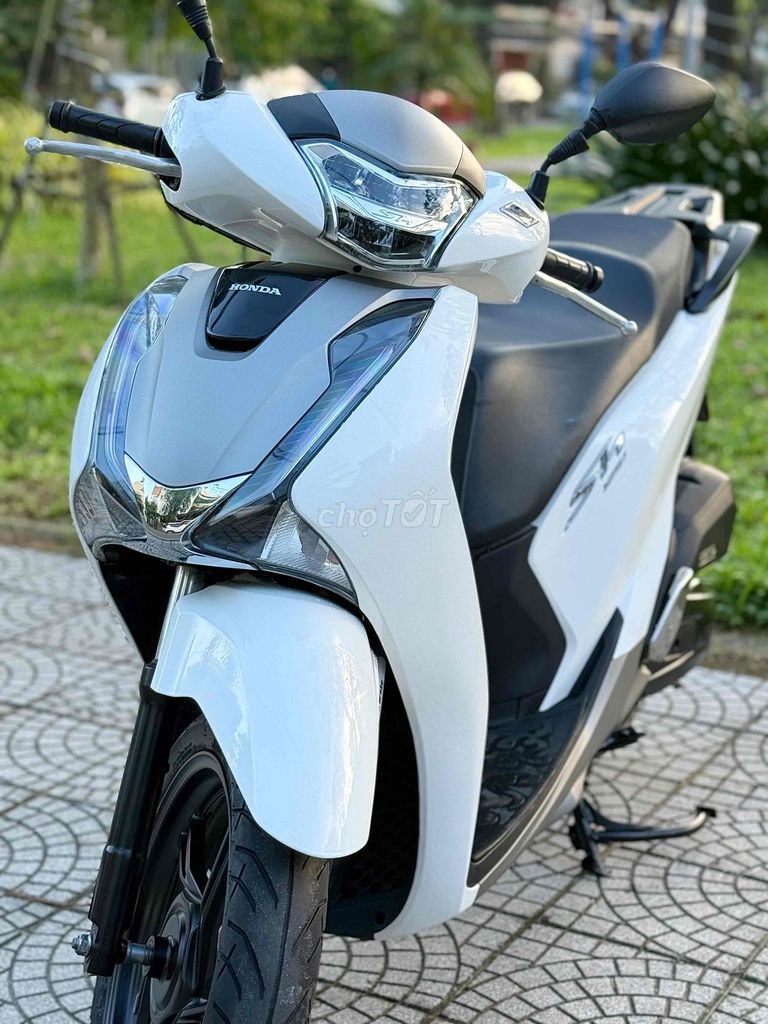 Sh 125 đúng đời 2019 biển 43, lốp zin theo xe. Mua bán Xe máy tại Quận Sơn Trà Đà Nẵng được đăng bởi AN  chuyên mua bán xe máy cũ tại 386 ngô quyền sơn trà đà nẵng  BÁN XE TRẢ GÓP hình 5