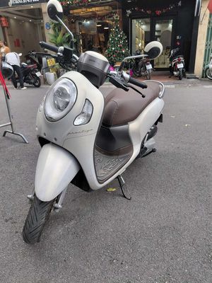 Honda Scoopy 2024 110cc Trắng 5165 km. Mua bán Xe máy tại Quận Hoàn Kiếm Hà Nội được đăng bởi Anh Nguyen