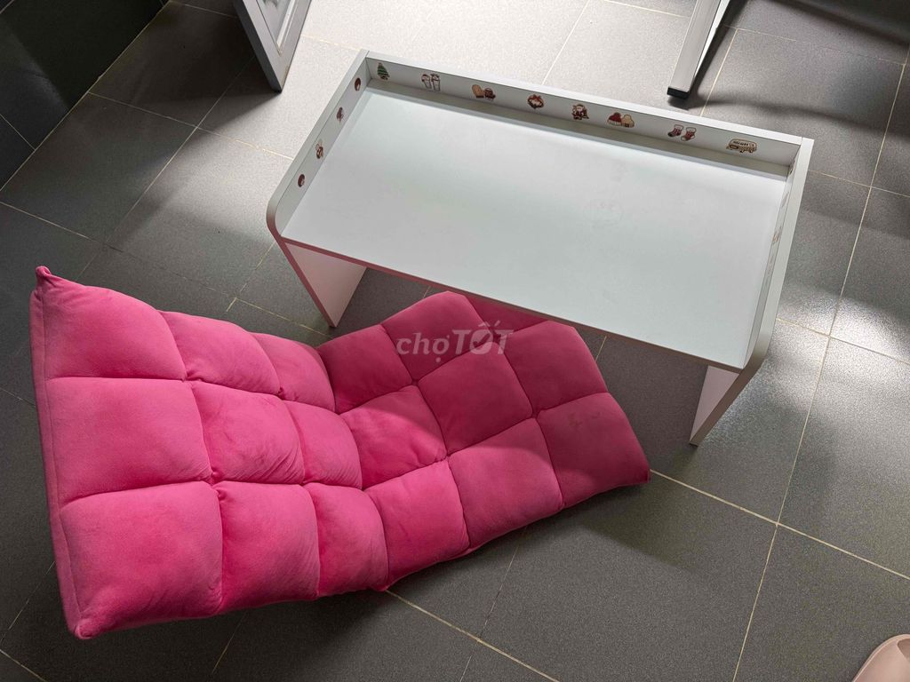 Bàn ghế bệt Hồng Trắng 80x40x40. Mua bán Bàn ghế tại Thành phố Thủ Đức Tp Hồ Chí Minh được đăng bởi tâm hình 1