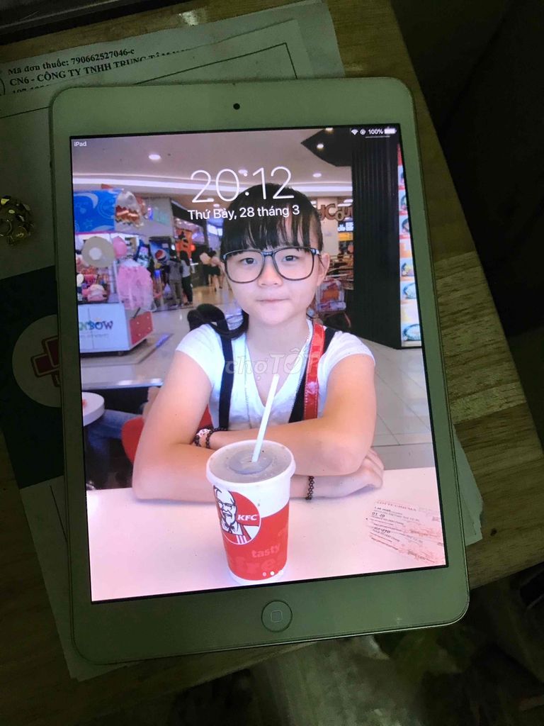 ipad mini 2 ( chai pin). Mua bán Máy tính bảng tại Quận 4 Tp Hồ Chí Minh được đăng bởi Quỳnh Anh hình 1
