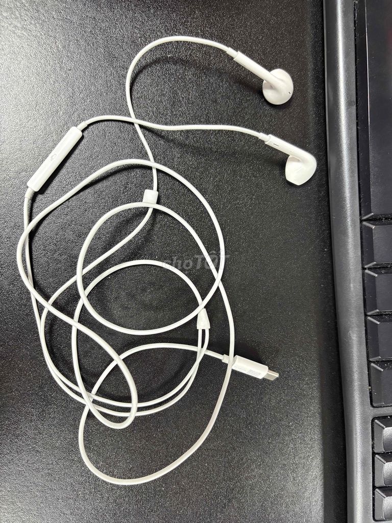 Tai nghe Apple Earpods Trắng. Mua bán Tivi, Âm thanh tại Quận Thanh Xuân Hà Nội được đăng bởi Ngô Ngọc Nam hình 1