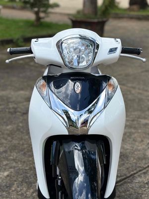 Honda SH Mode 2018 màu Trắng. Mua bán Xe máy tại Thành phố Buôn Ma Thuột Đắk Lắk được đăng bởi Khánh Ng