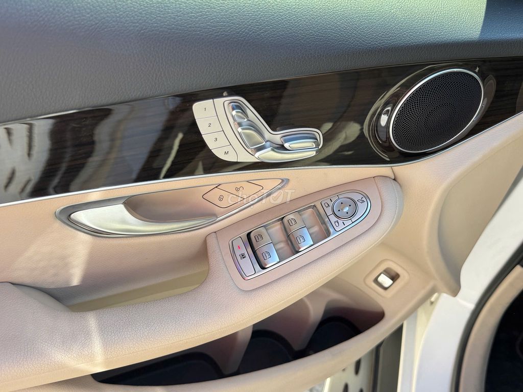 Mercedes Benz GLC200 2022 Siêu Mới. Mua bán Ô tô tại Quận Thanh Xuân Hà Nội được đăng bởi Nguyễn Tuấn Hoàng hình 10