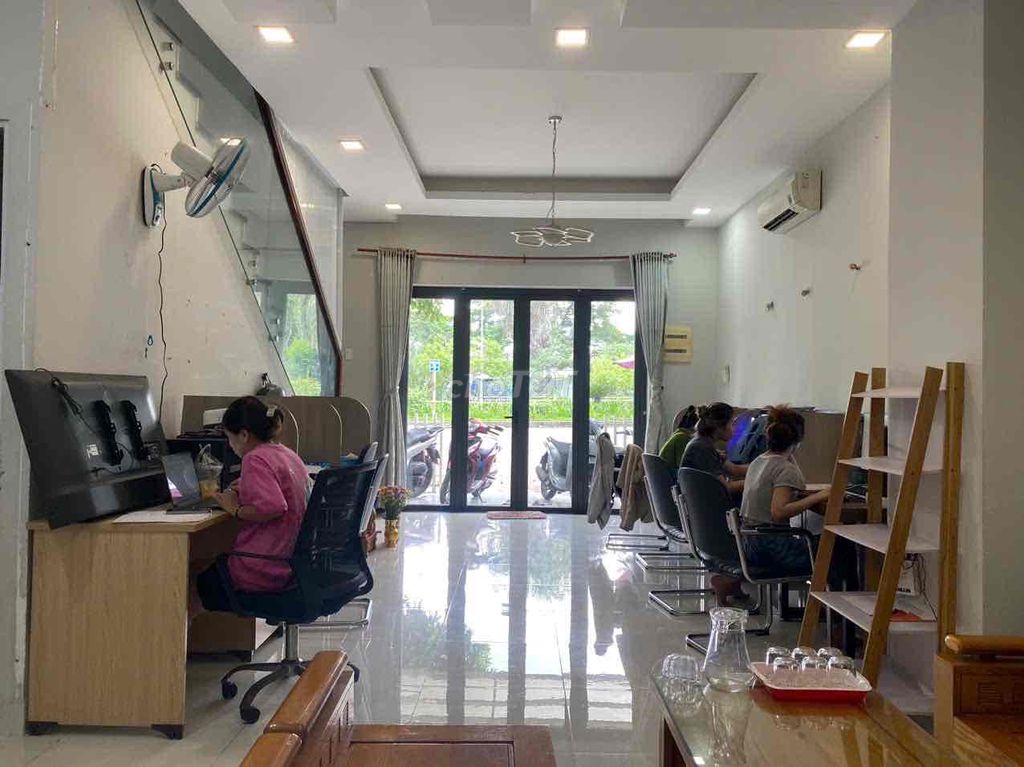CTY HOÀNG GIA TUẤN TUYỂN MẪU LIVETREAM LƯƠNG CAO. Việc làm tại Thành phố Thủ Đức Tp Hồ Chí Minh được đăng bởi CÔNG TY CUNG ỨNG NGUỒN NHÂN LỰC HOÀNG GIA TUẤN hình 2