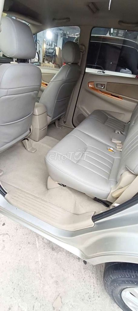 TOYOTA INNOVA 2011 G