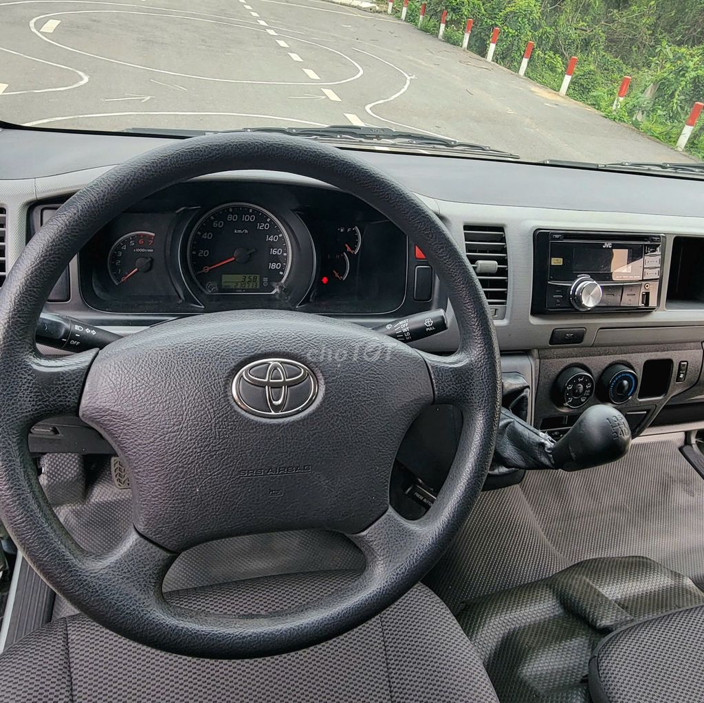 Bán Toyota Hiace 16 chỗ đời 2011,máy Xăng phom mới. Mua bán Ô tô tại Huyện Đông Anh Hà Nội được đăng bởi siêu thị ô tô Nhật Bắc hình 11