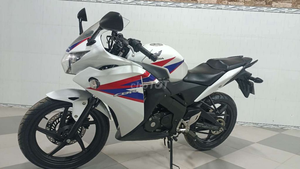 Bán xe xiêu tầm trưng bày.. CBR 150cc