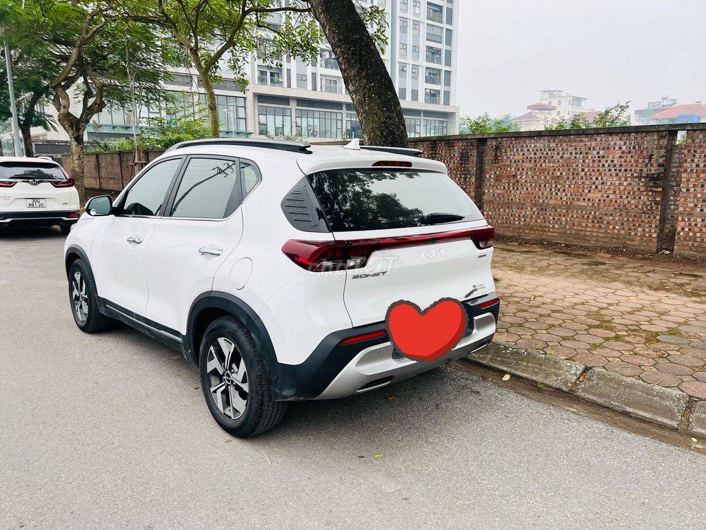 KIA Sonet 2022 Luxury 3v Trắng, xe gia đình. Mua bán Ô tô tại Quận Long Biên Hà Nội được đăng bởi Nhan Le hình 2