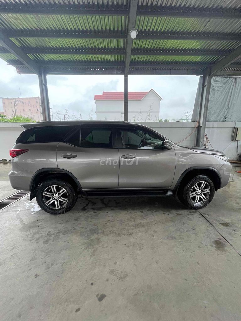 Toyota Fortuner 2020 2.4 MT số sàn Odo 155 ngàn km. Mua bán Ô tô tại Quận 7 Tp Hồ Chí Minh được đăng bởi trần tấn lộc hình 2