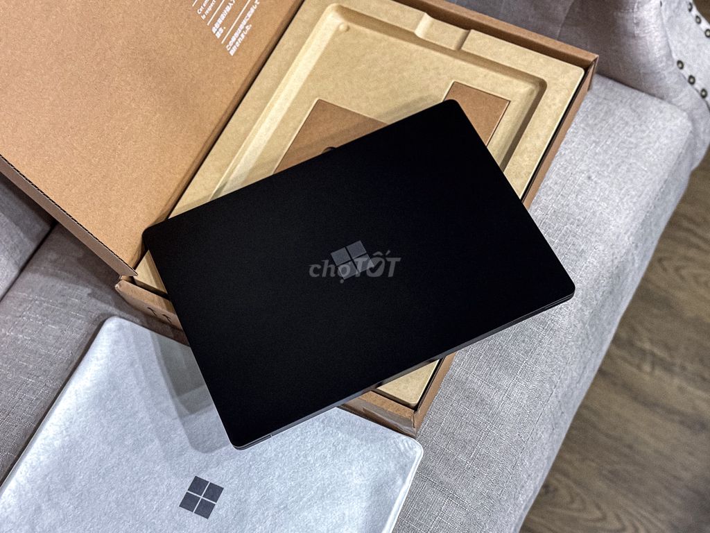 Surface Laptop 5 13.5" - i7, 16GB, 512GB, New