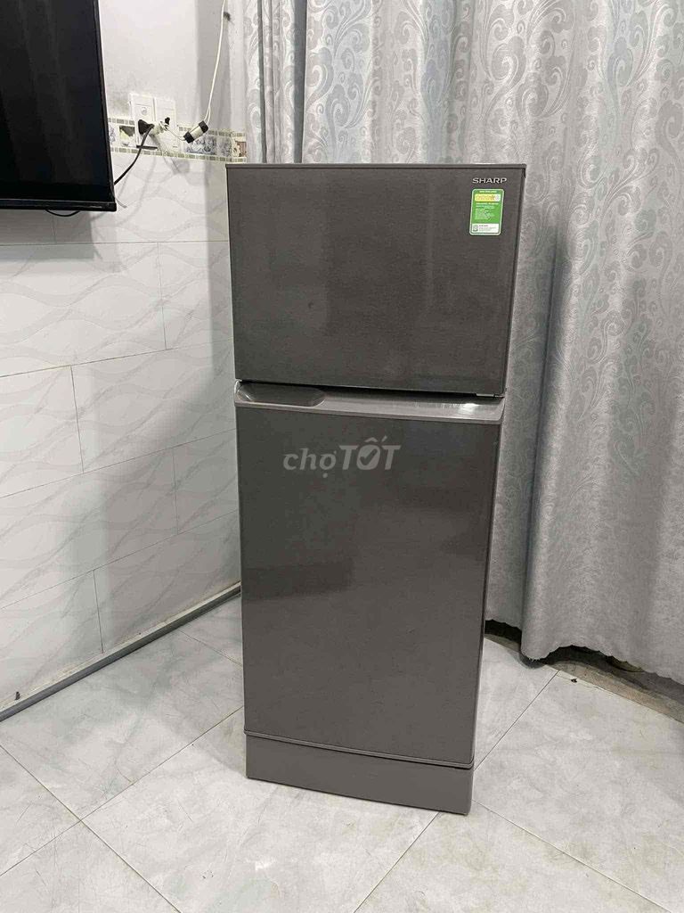 Tủ lạnh SHARP 180L ,trắng sạch