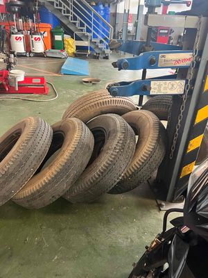 Lốp xe 700/15 Đã qua sử dụng. Mua bán Phụ tùng xe tại Huyện Châu Đức Bà Rịa - Vũng Tàu được đăng bởi bi