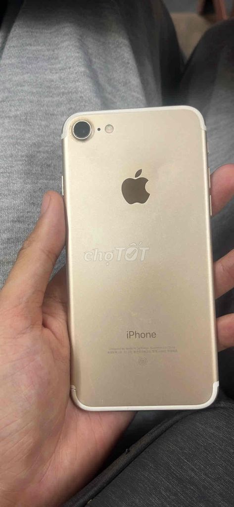 Apple iPhone 7 Vàng Đã sử dụng. Mua bán Điện thoại tại Quận Long Biên Hà Nội được đăng bởi nguyễn bình minh  hình 1